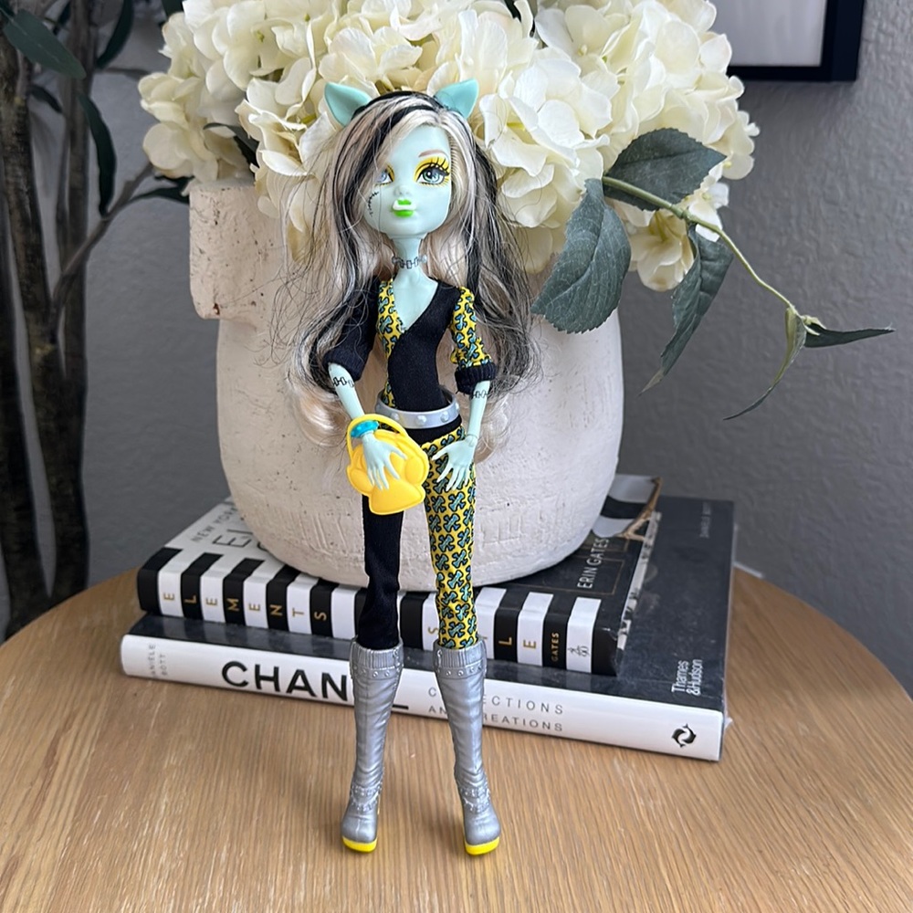 Monster High Freaky Fusion Frankie Stein doll